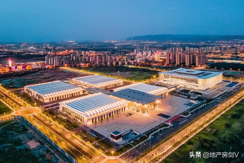 西安国际足球中心谁建的,华润置地代建西安陆港医院项目