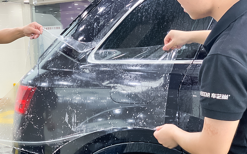 隐形车衣机器裁膜和人工哪个好,隐形车衣裁膜机如何裁膜