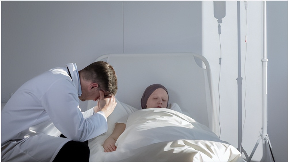 癌症晚期家属选择治还是不治,家人得了癌症晚期