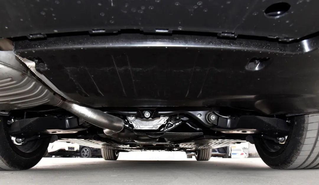 最受女性欢迎奔驰,奔驰c级260l和260l运动版区别