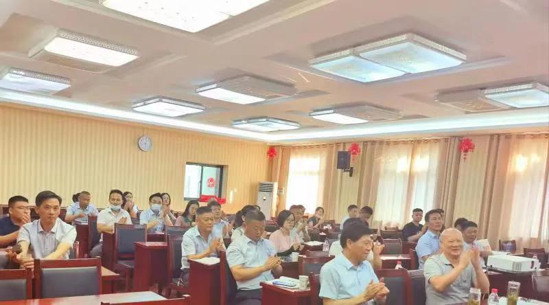 坚定理想信念坚守精神追求,坚定理想信念独守安全家园