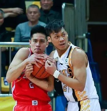 又拿下总冠军！40岁单场25分！真是中国第一摇摆人