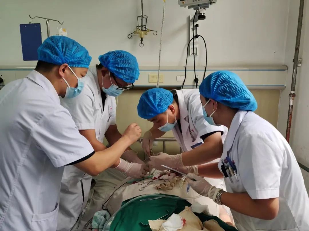 气管插管切开手术,气管切开术昏迷病人堵管