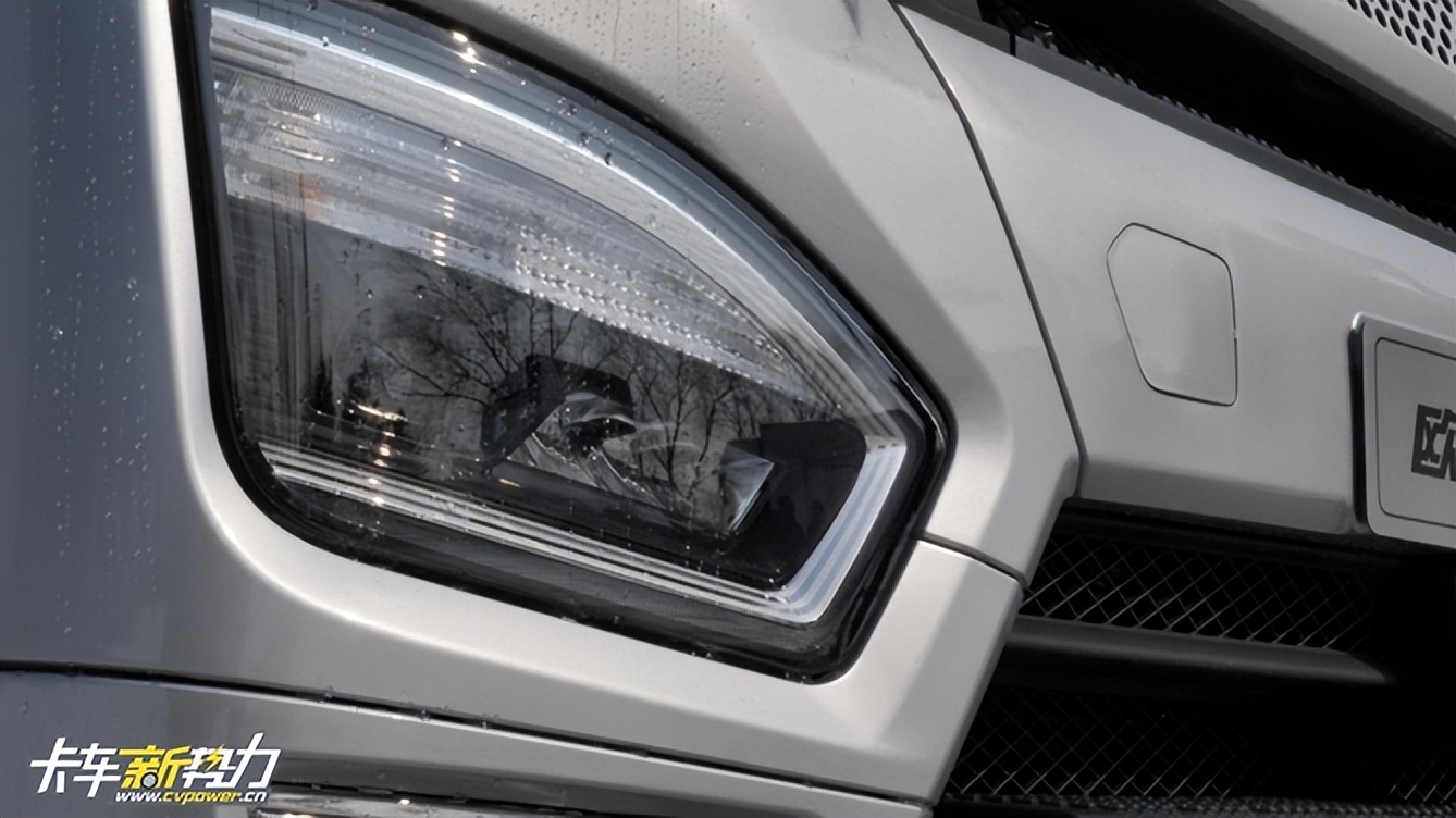 新款欧曼est车头,欧曼银河和est价格差多少