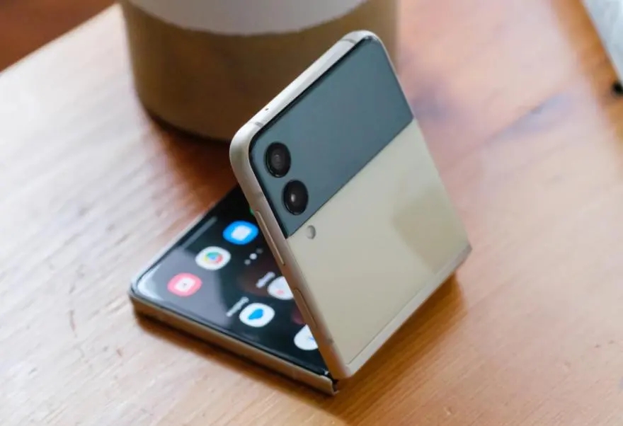 从7999元跌至4134元，IPX8防水+120赫兹，折叠屏旗舰售价更亲民了