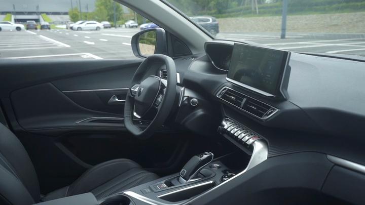 标致4008科技版值得购买吗,标致4008科技版值得买吗