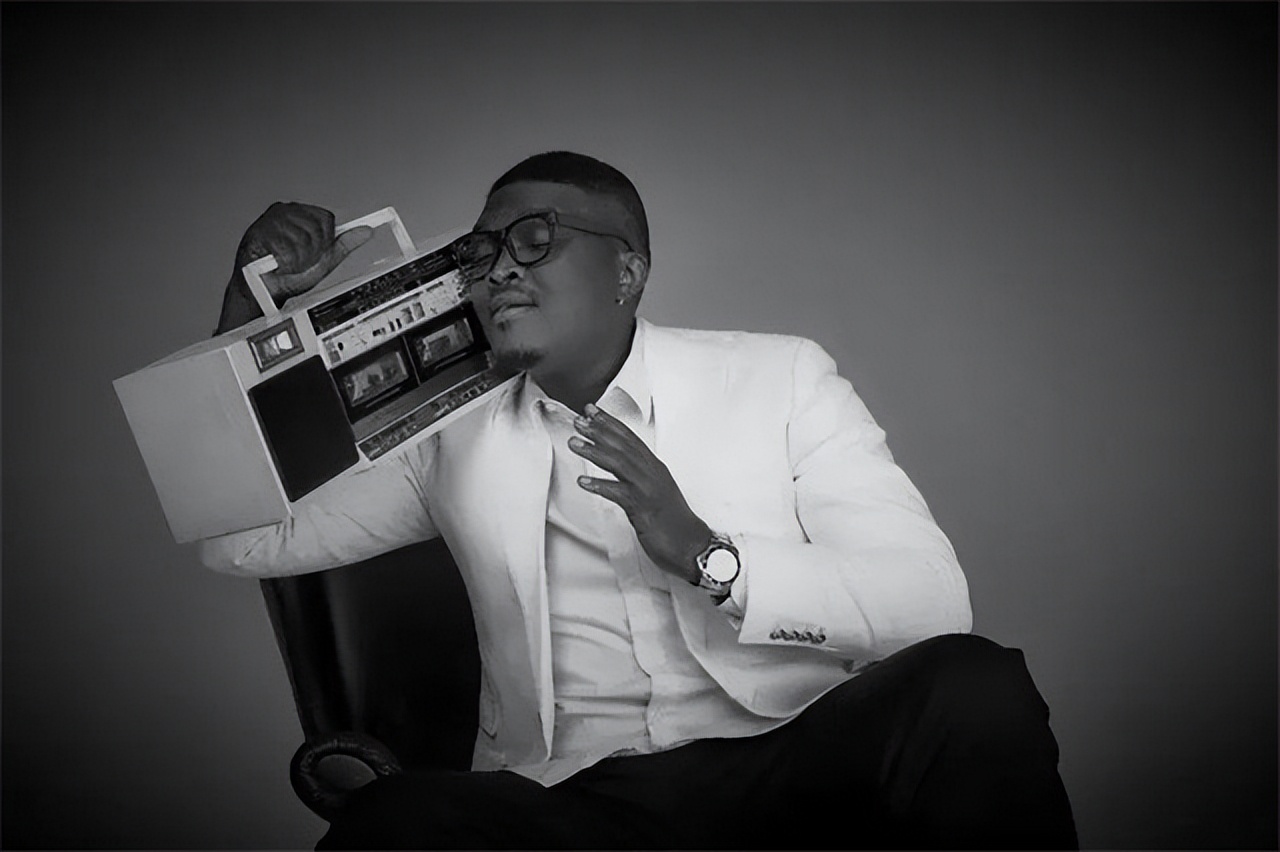 黑人歌手好弟近况：走红后迎娶中国姑娘，今36岁仍未取得中国绿卡