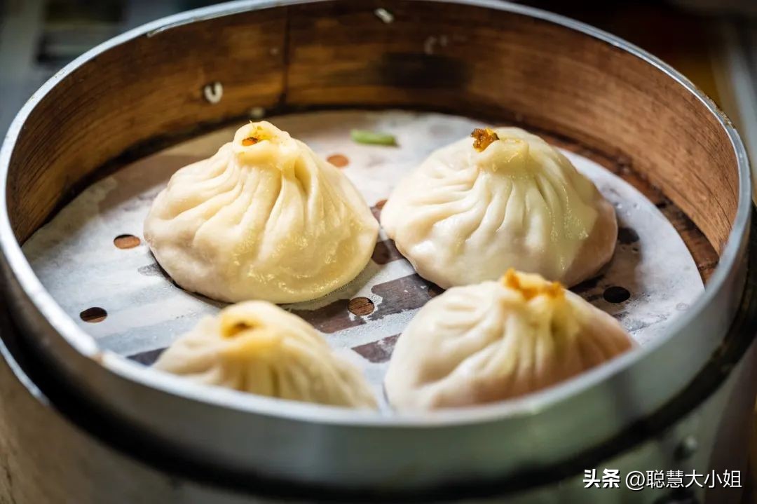 江苏镇江，比扬州安逸。这座有钱低调的小城，倦了就去小住几日