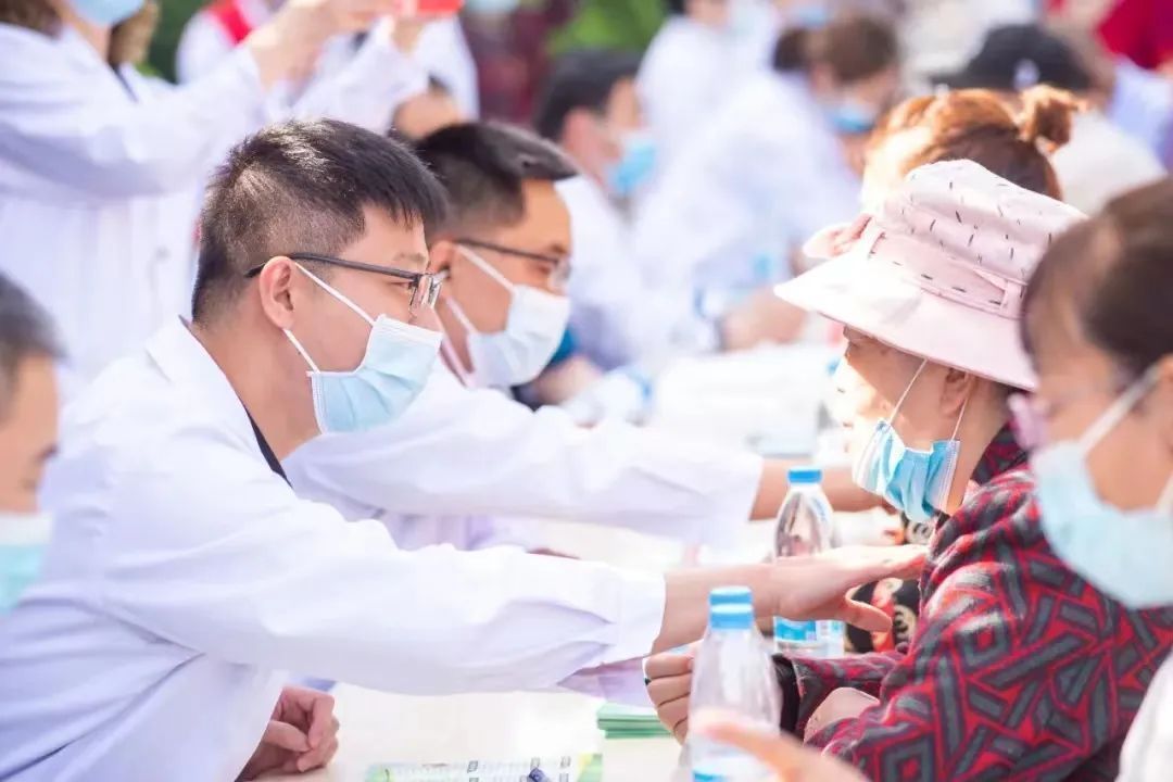 援疆医生骈晓亮：最美青春相遇是“援”不负韶华大爱无“疆”