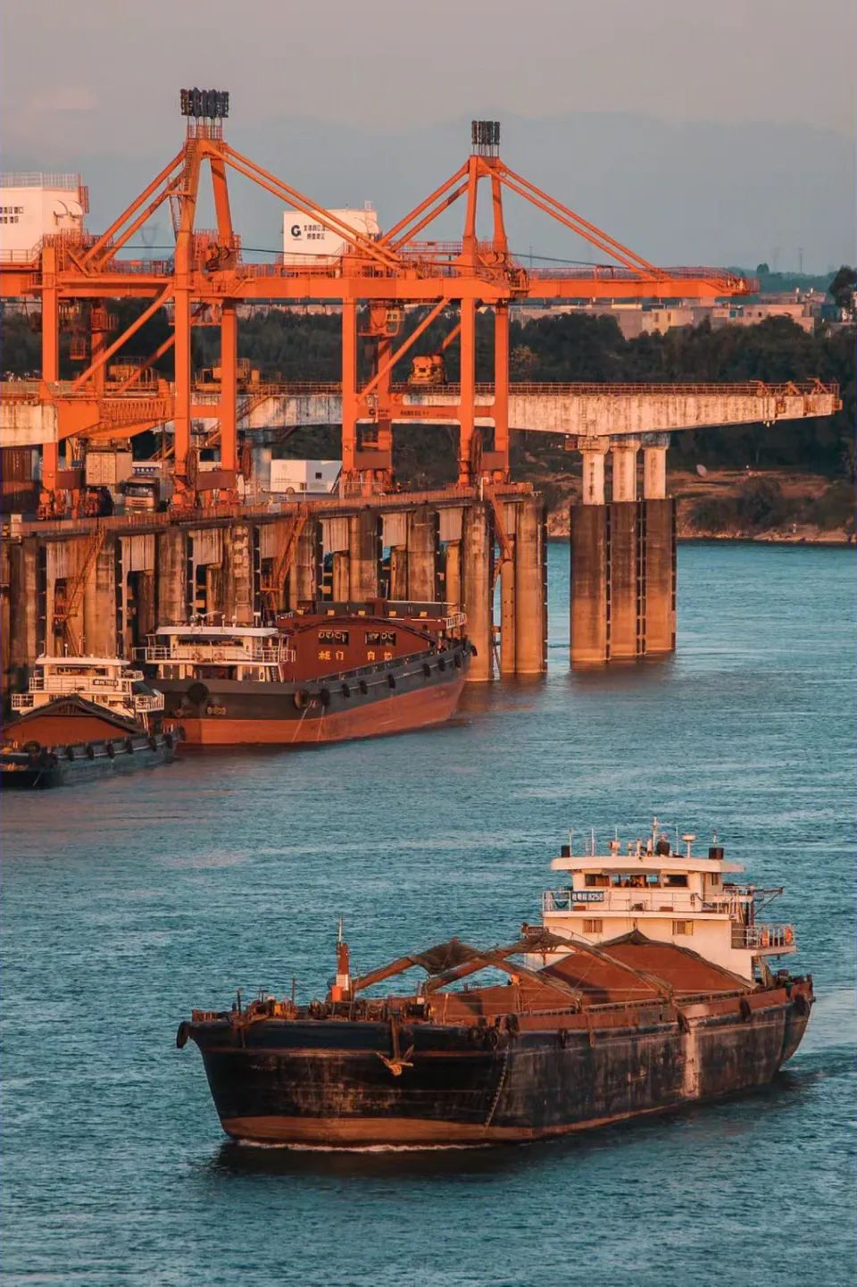 回到小县城朝九晚五,回到朝九晚五的心情说说