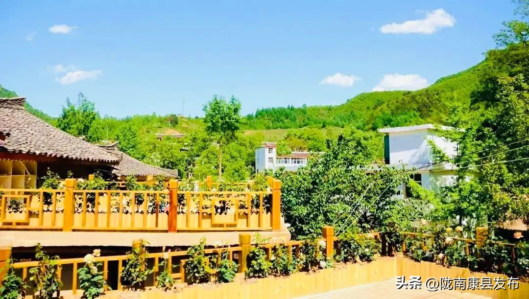 浜斾竴搴峰吇鏃呮父,浜斾竴搴峰吇搴﹀亣鏀荤暐