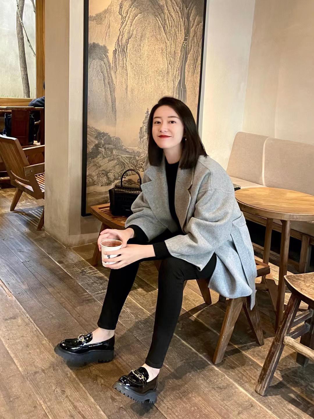 极简风穿搭黑皮,极简风穿搭日常超爱的黑白配