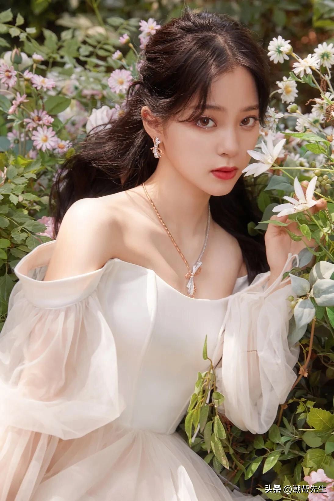 如何辨别唇性嘴凸和齿性嘴凸,女士嘴三分龅真的好看吗