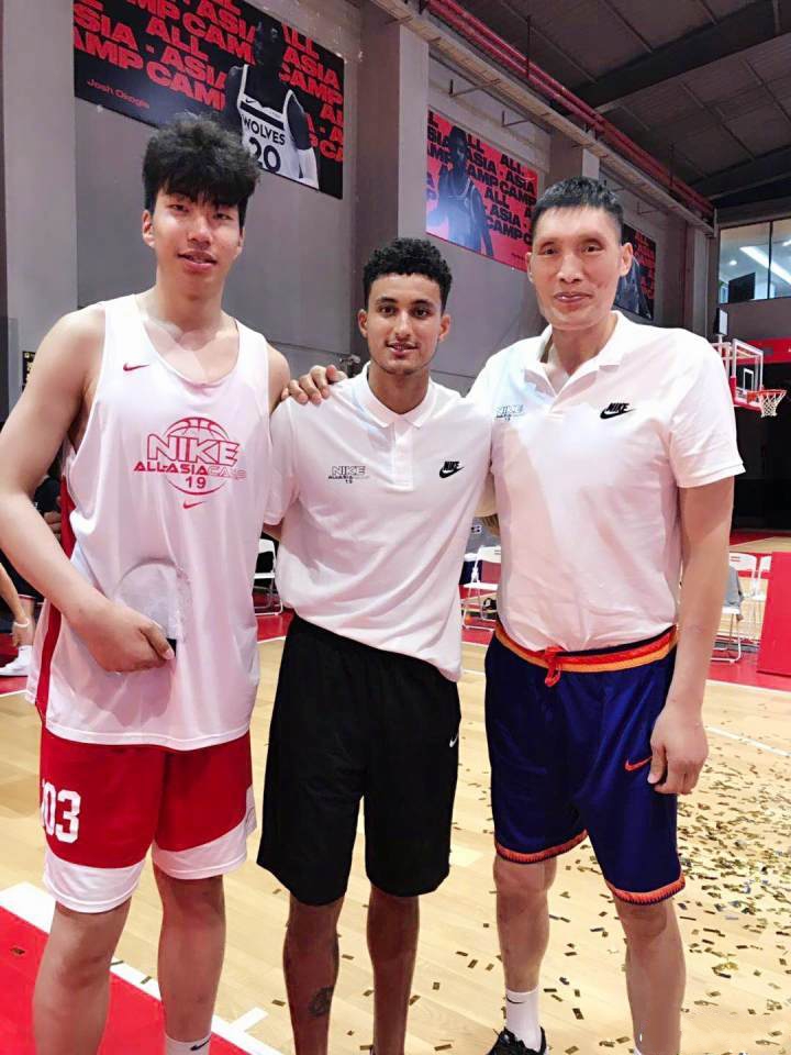 余嘉豪周琦,余嘉豪对位周琦