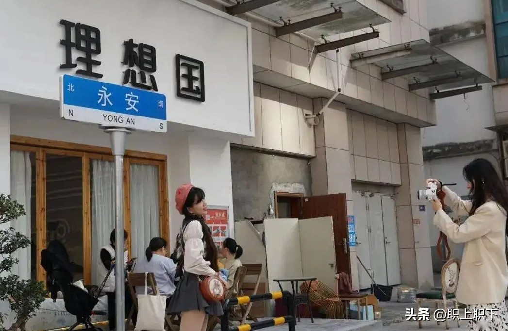 如何看待名校毕业生涌入小县城,大量985毕业生涌入县城意味着什么