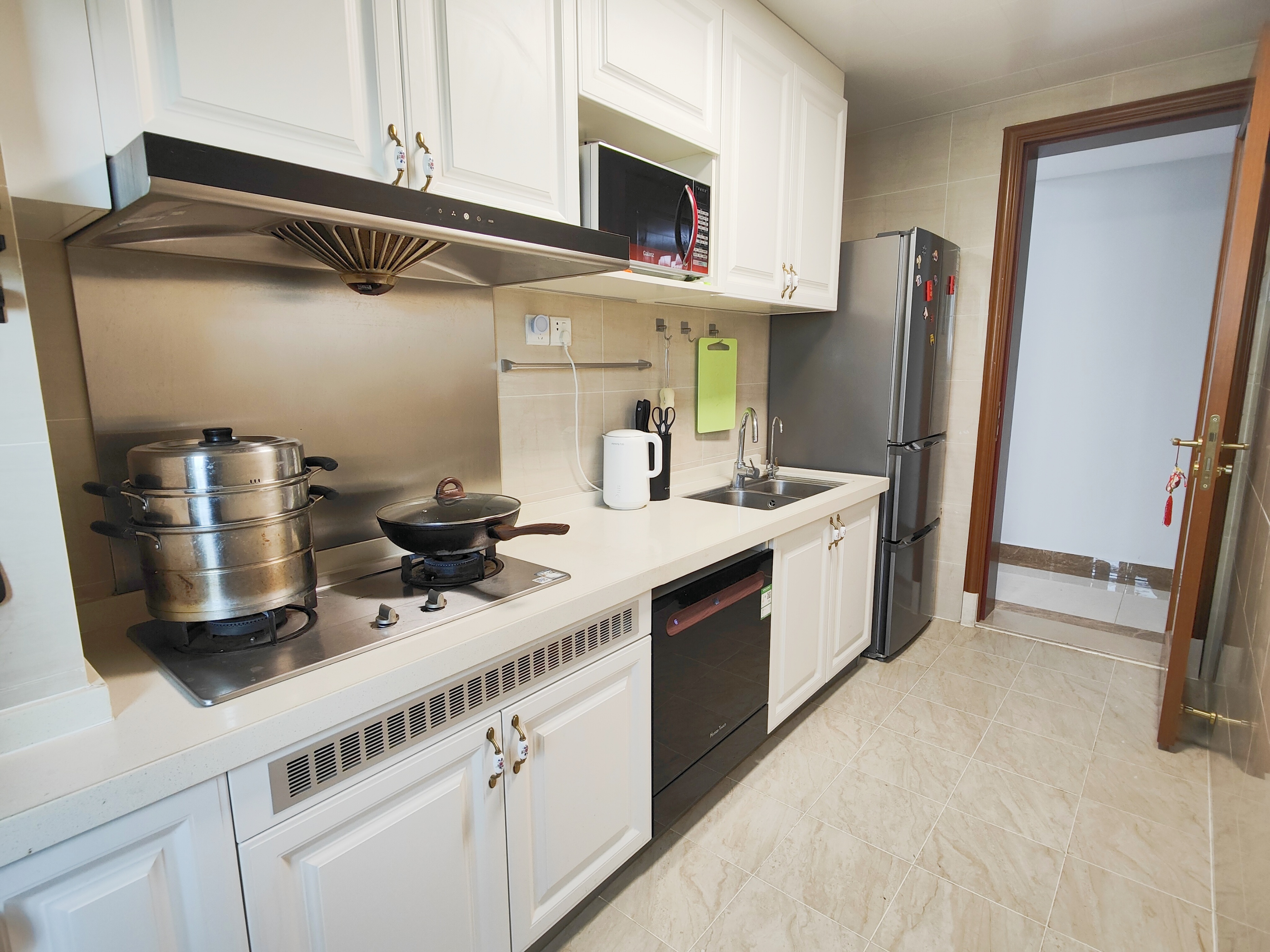 家用冰箱哪款双开门冷冻大冷藏小,买冰箱超薄好吗