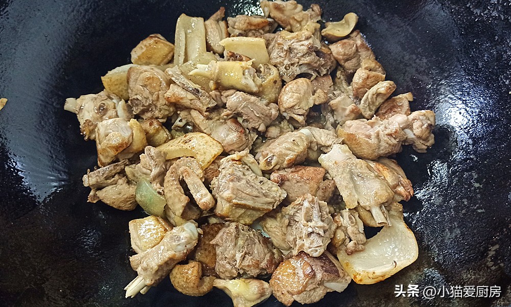 魔芋烧鸭最正宗川味做法,四川魔芋烧鸭的正宗做法