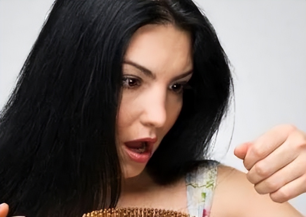 头皮有疙瘩脓包痒痒用什么药,头皮上长红疙瘩和黄色脓包