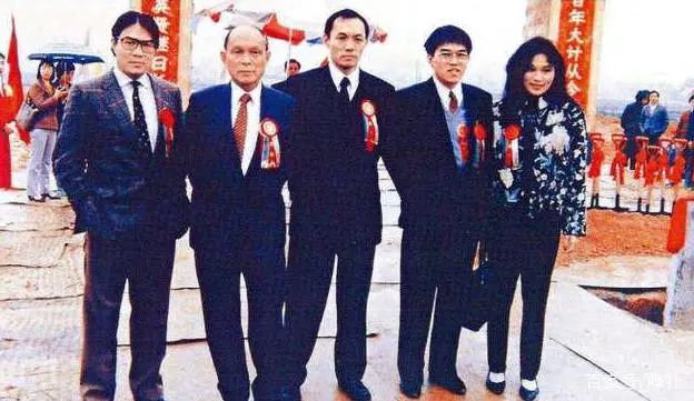 郭晶晶公公和霍震霆出席活动,郭晶晶谈公公霍震霆