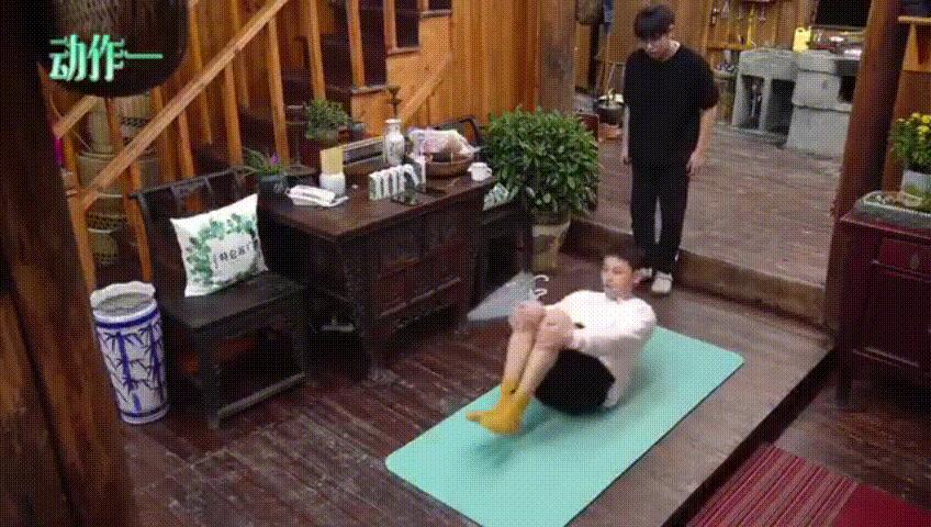 瘦成纸片人的明星,5位纸片人明星瘦成排骨