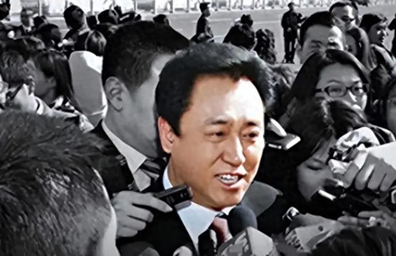 许家印1996年年薪3000元,许家印的控梯队伍是什么意思