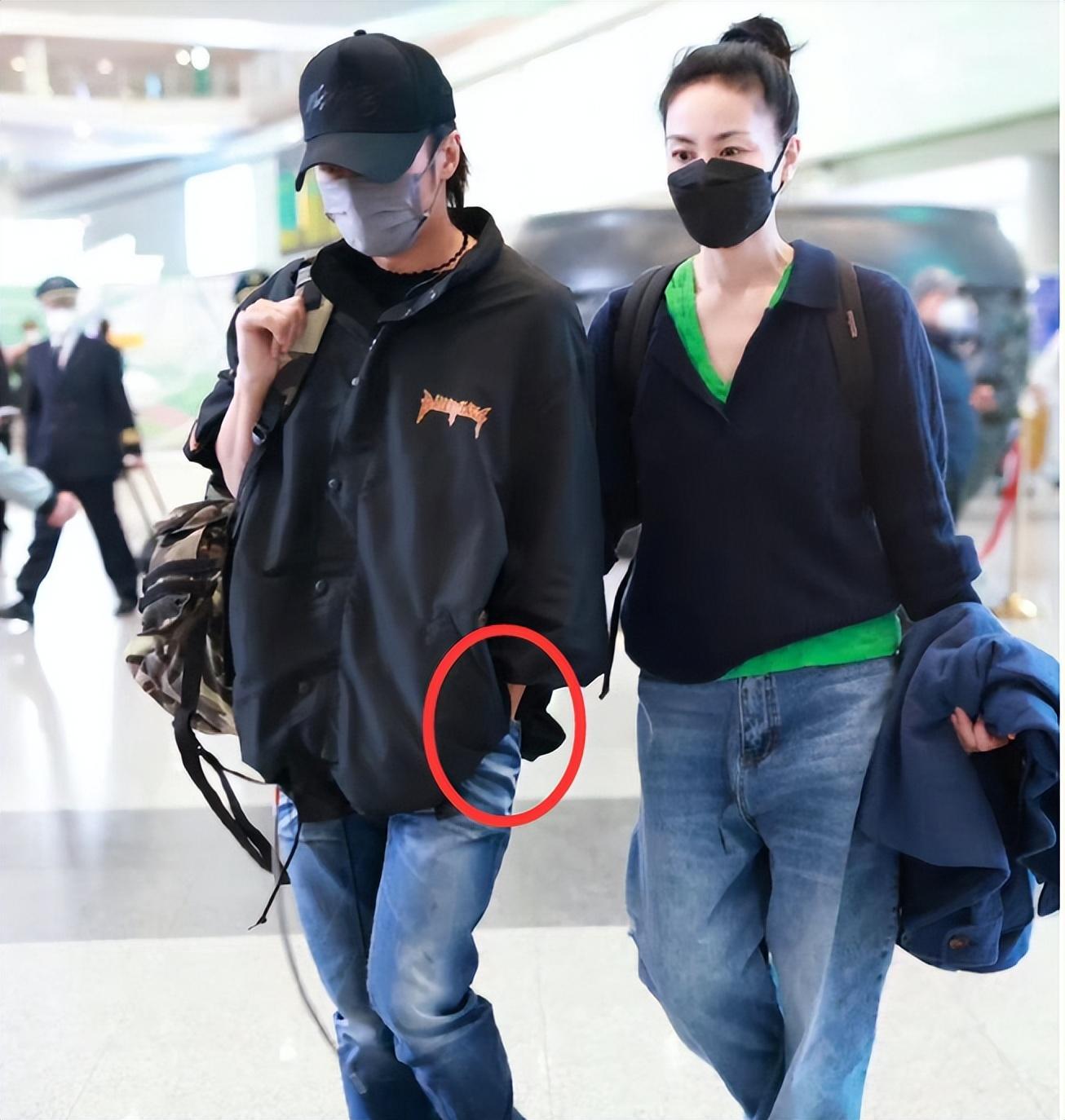 王菲与李嫣秀恩爱,谢霆锋王菲年轻时候机场带窦靖童