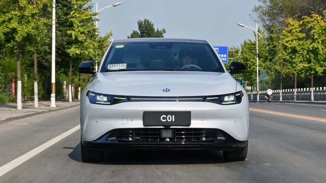 预售价18-27万元零跑c01开启预售,c01零跑增程行政版降价多少