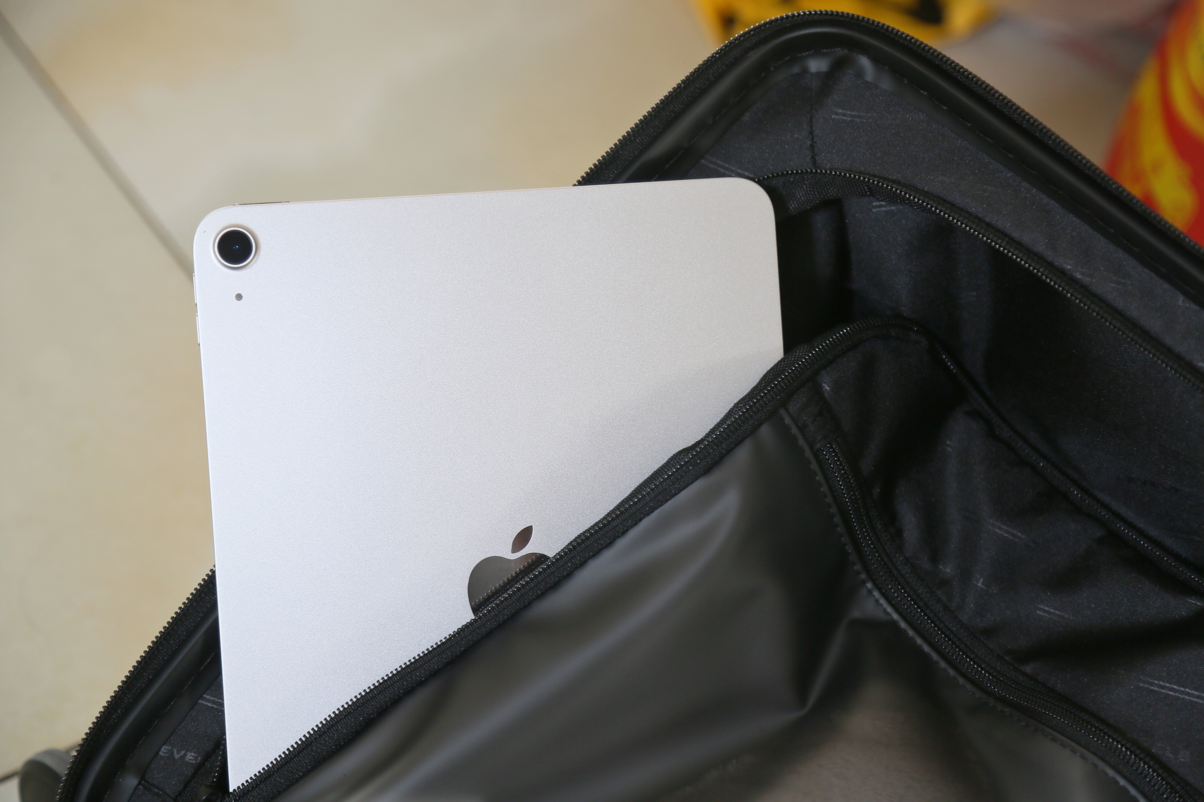 地平线8号行李箱和小米90分旅行箱,高端拉杆行李箱地平线8号