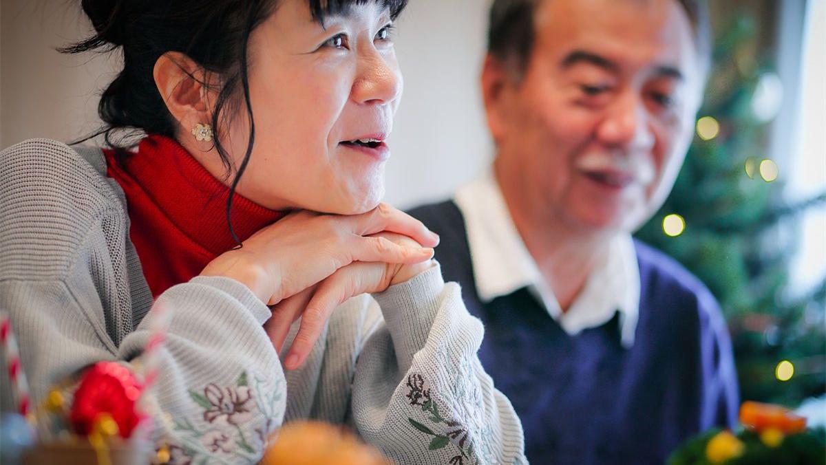 婆婆带着孙子来伺候我坐月子,婆婆过来伺候我儿媳妇坐月子