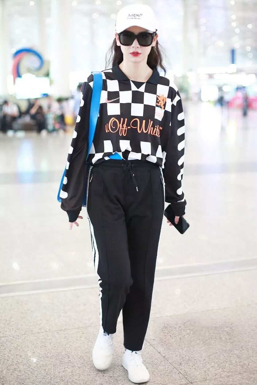 戚薇休闲鞋穿搭,戚薇穿什么样的鞋子好看