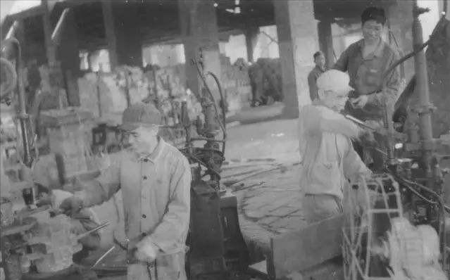 毛主席水晶棺：历时10个月完成，纯度99.9999%，3个工厂合力完成