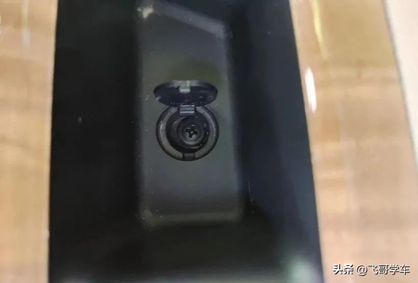 别克凯越车门锁异响和跳动,凯越锁车或者开锁反复跳动