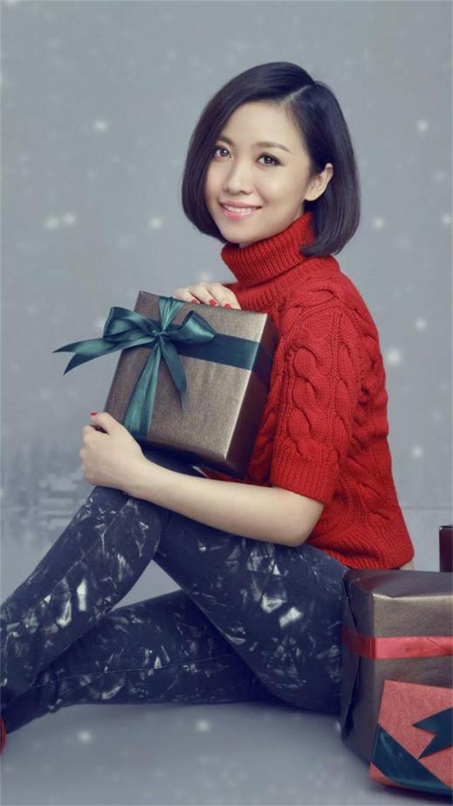 姚贝娜铜像图文,姚贝娜墓地雕塑