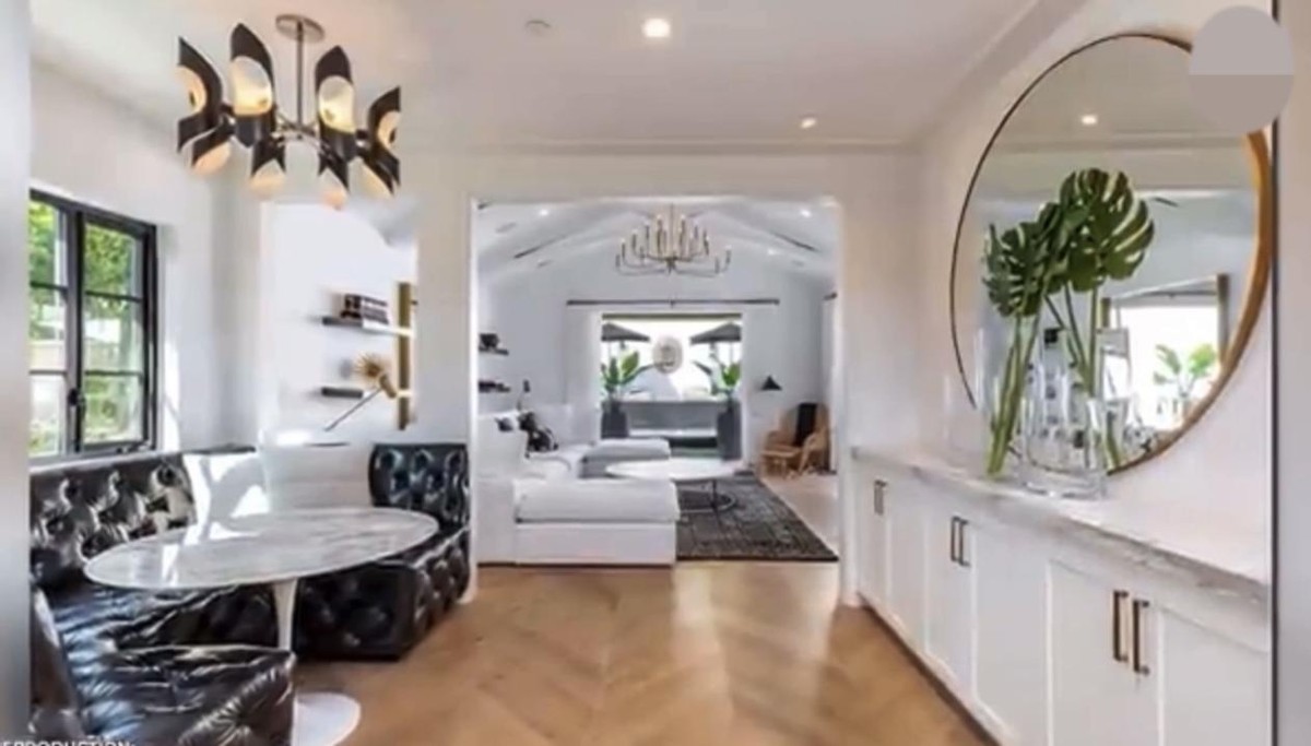 蕾哈娜资本,蕾哈娜成名之路