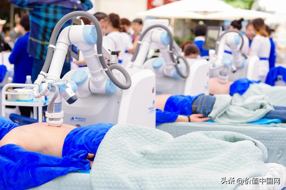 普通人逆袭的机会来了！秀域开放加盟，带来万亿级的黄金商机