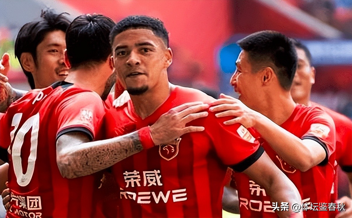 上海双雄7将9月离队！海港头号射手和王牌后卫在列，中超争冠受阻