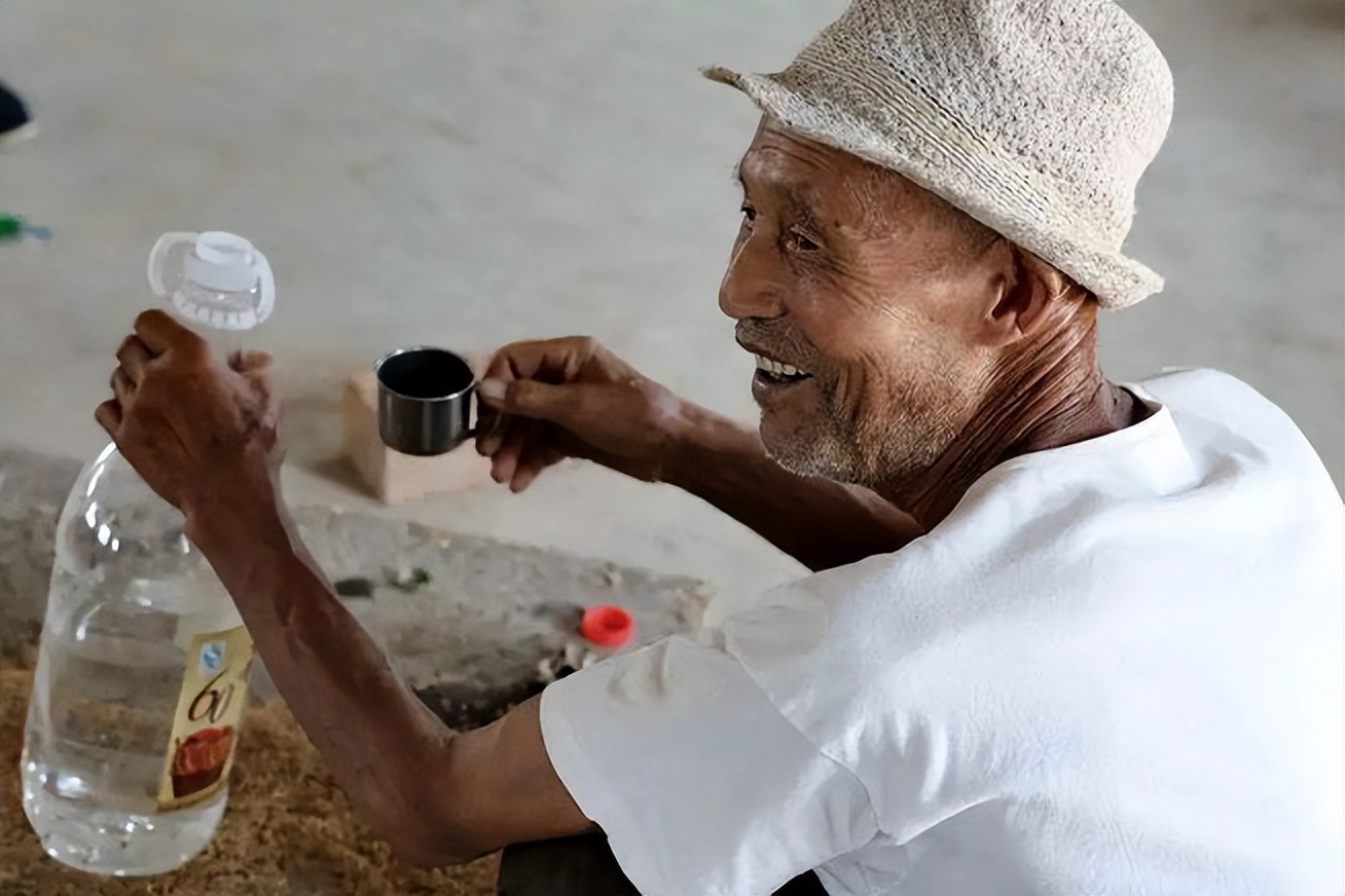 农村散酒10钱一斤是多少度的,农村10元一斤的散酒