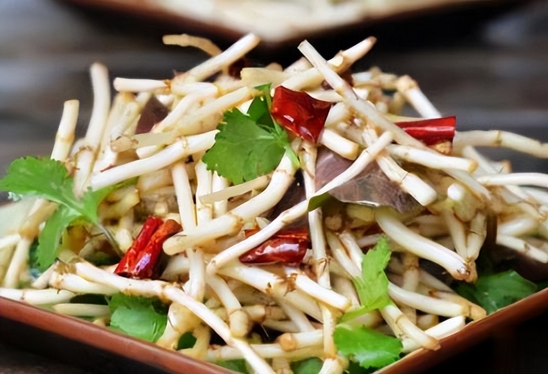 鱼腥草为什么要叫害人草,鱼腥草是害人草还是养生草