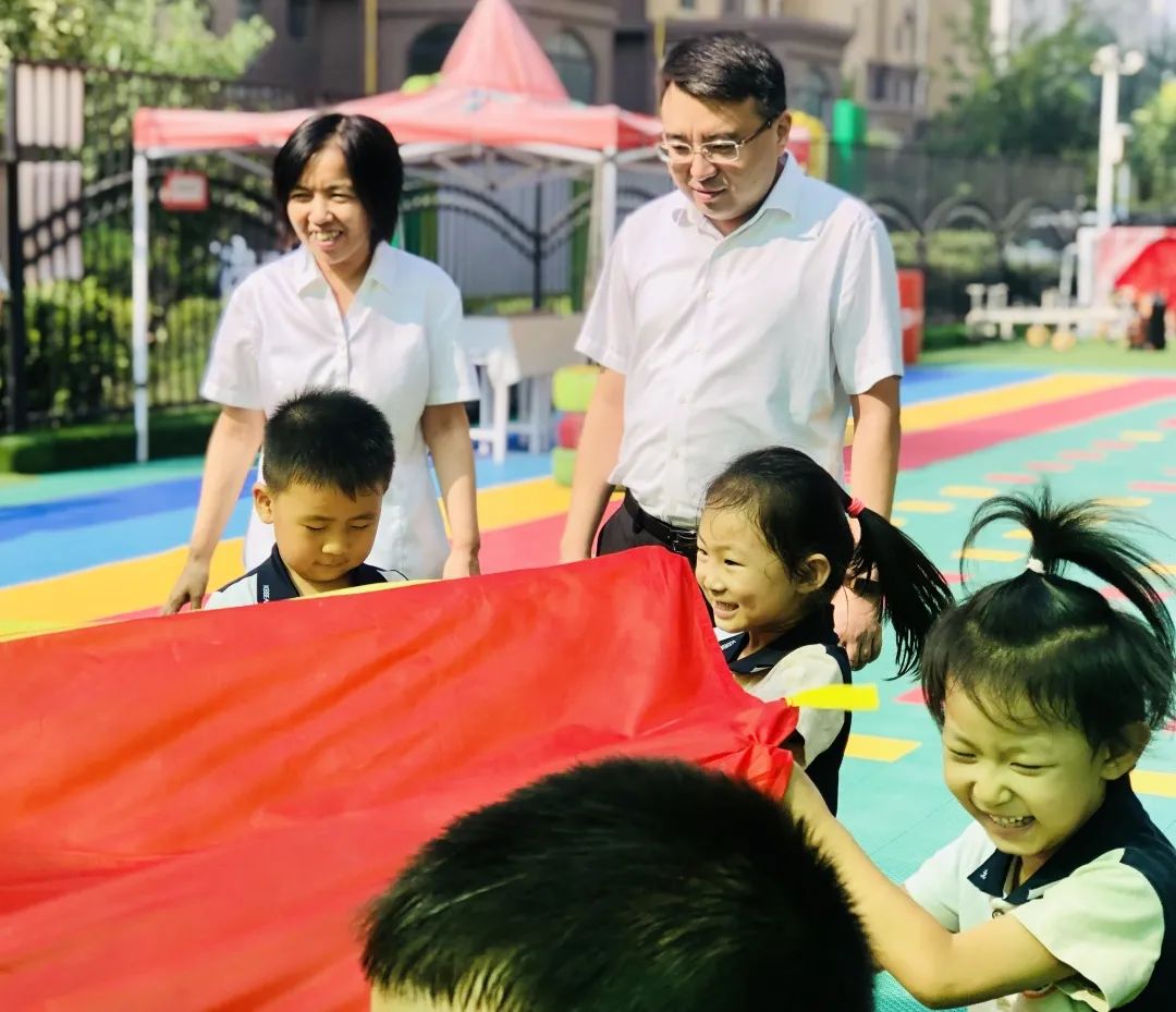 秋颂筑梦者，关怀润心田——县领导到商河县嘉润幼儿园走访慰问