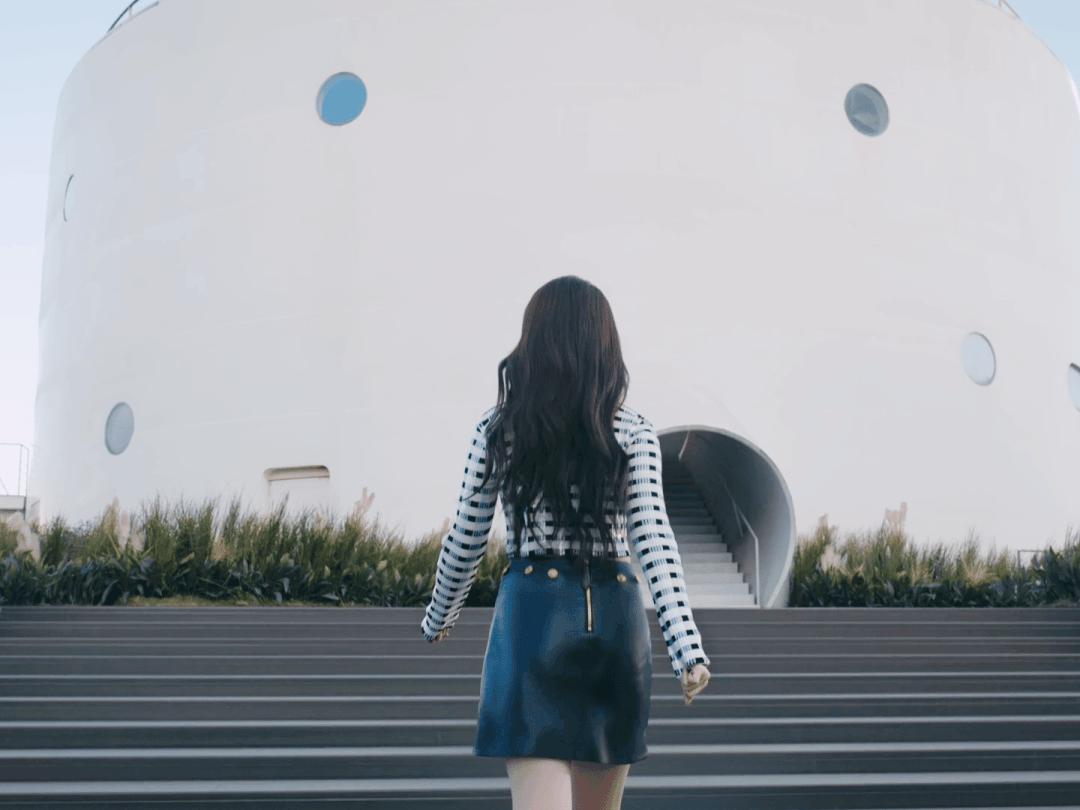 神仙姐姐“内衣照”被骂上热搜：难道她的胸，碍了谁的眼了？