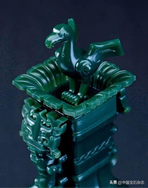 青铜化玉现状图片,青铜化玉石特点