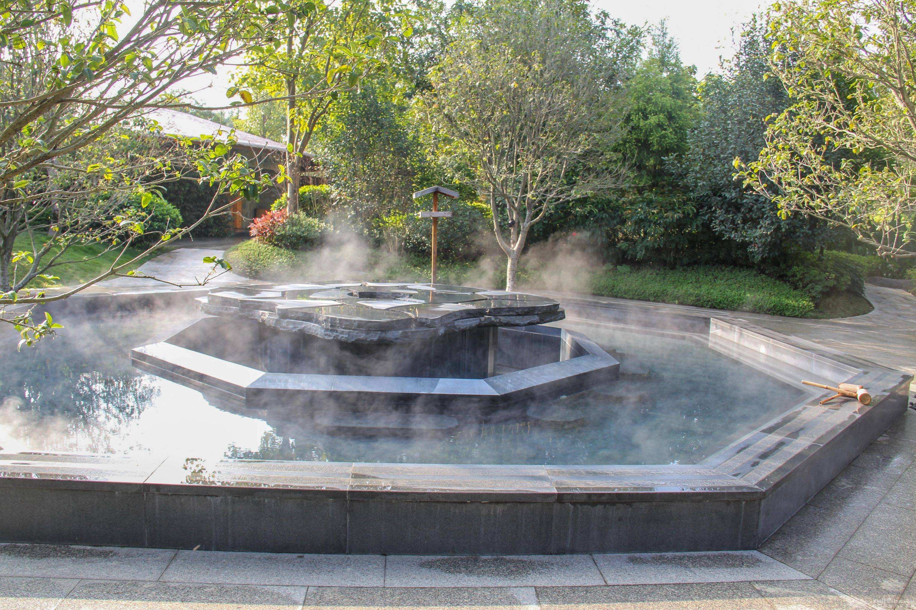 长泰半月山温泉攻略,长泰半月山温泉度假酒店简介