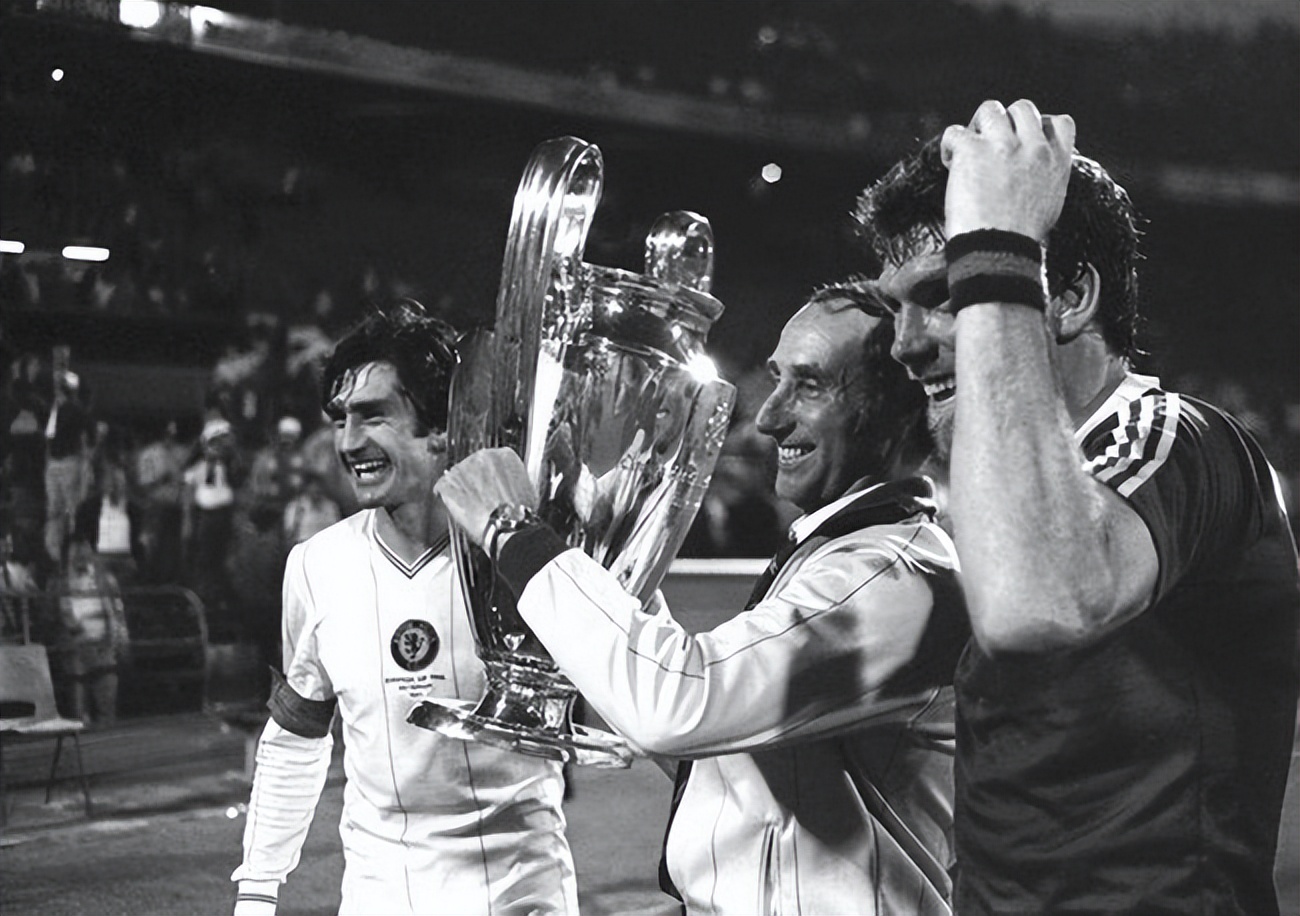 100胜+334球,利物浦逆转前欧冠冠军,积分榜逼平曼城,剑指7冠王