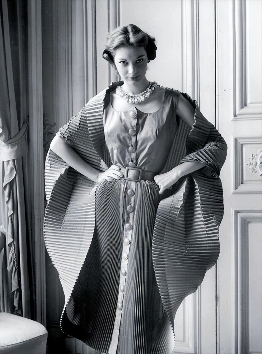 19世纪法国的女性服装风格,欧洲女性服装的变迁