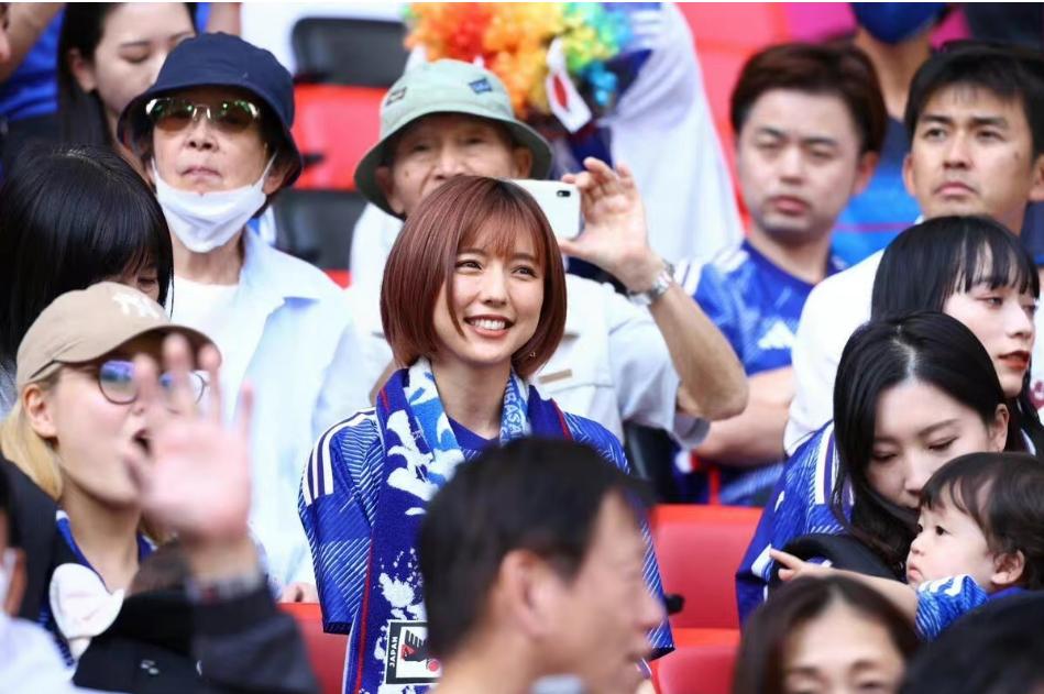 世界杯男足高颜值太太团,日本男足太太团亚洲杯