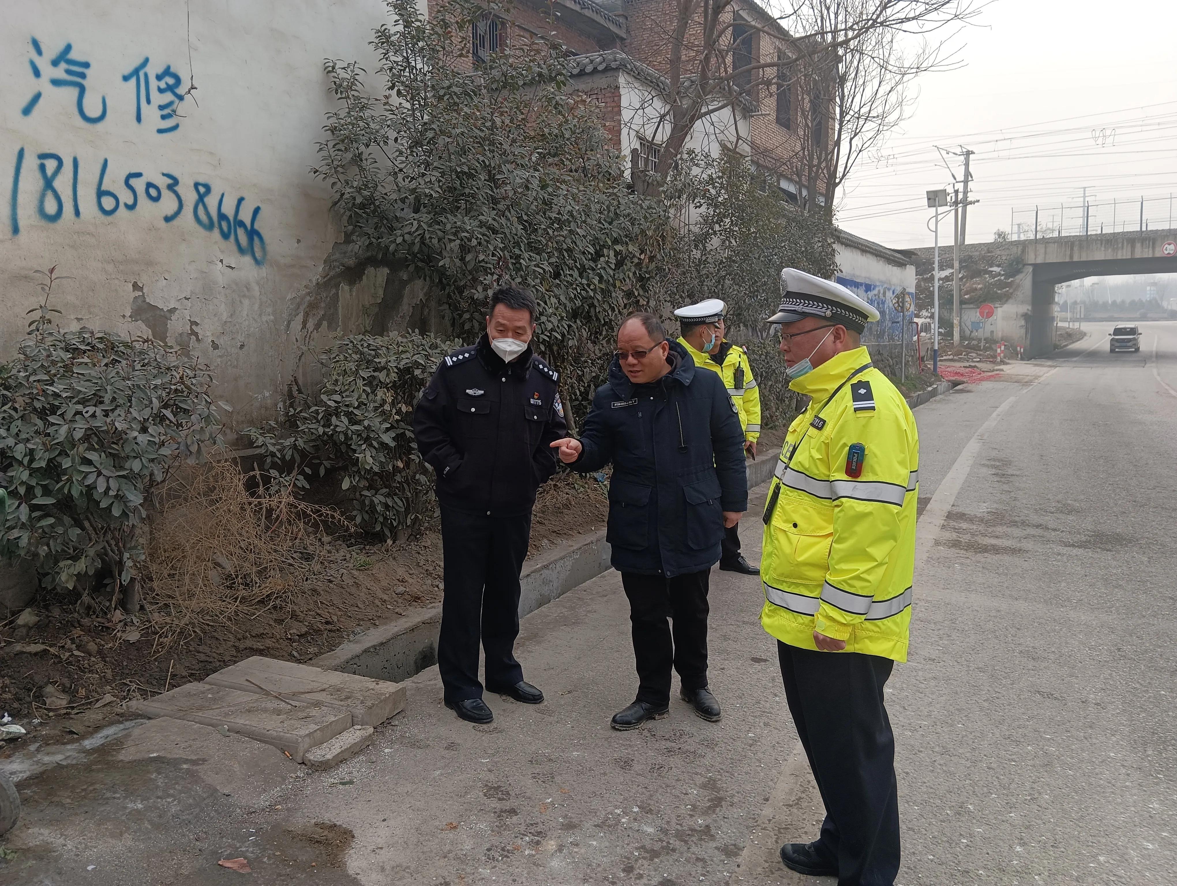 公安春节不打烊民警在岗保平安,县交警圆满完成春节安保任务