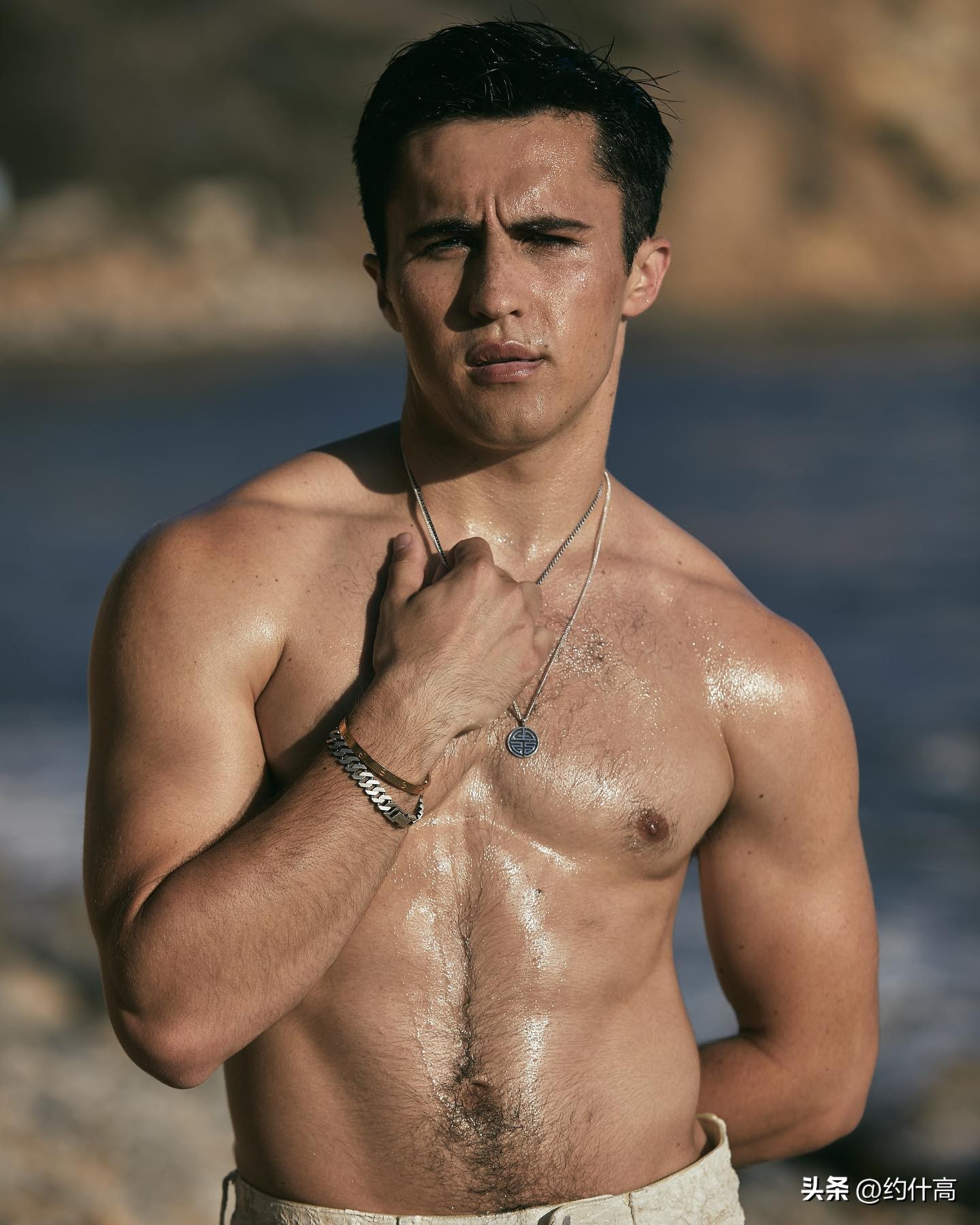 男网红接吻,中国男网红和粉丝亲吻