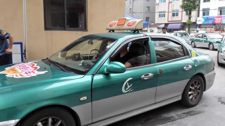 同一线路网约车与出租车价格对比,网约车和出租车哪个性价比更高