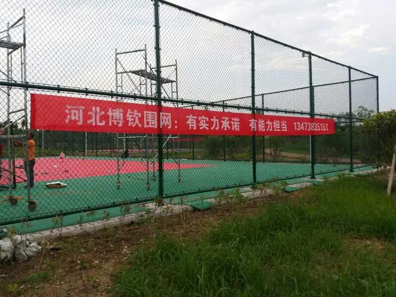 保定组装式体育场围网,新乡焊接式体育场围网
