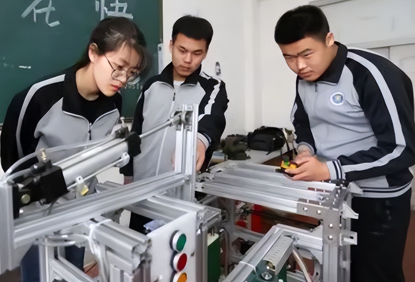 大学就业前景最好的十个专业排名,本科就业前景好的十大专业排名